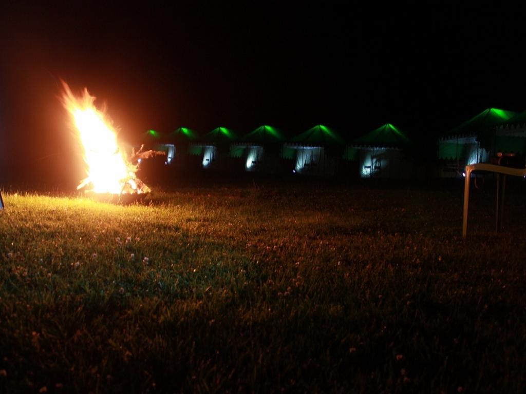 Derra Camp And Resort Jhājra Екстериор снимка